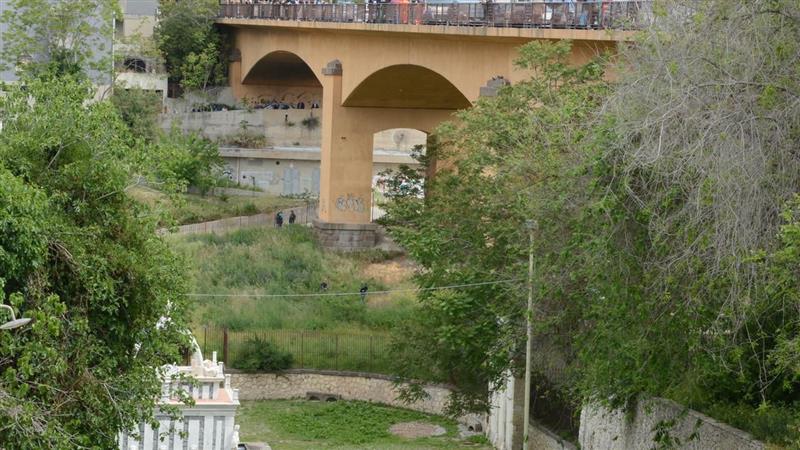 Sassari, violenta lite tra giovani sotto il Ponte Rosello: uno finisce in ospedale