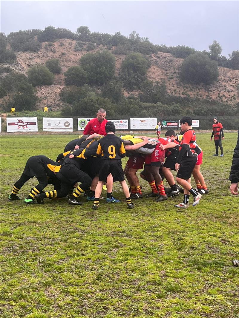 Battaglia sotto la pioggia: l’Under 14 dell’Amatori Rugby Alghero dà spettacolo a Olbia