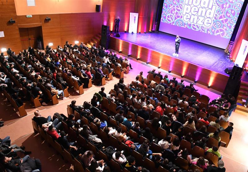 A Nuoro nella cornice del Teatro Eliseo coinvolti 400 studenti. Prosegue senza soste il “tour no-dipendenze”