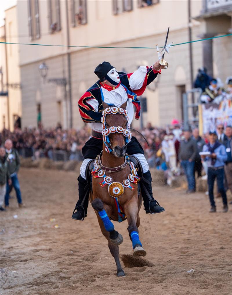 Oristano, debriefing in Prefettura sulla Sartiglia: bilancio positivo per la sicurezza pubblica