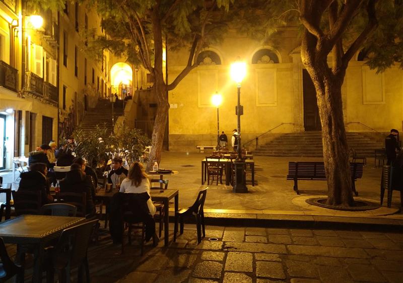 La notte silenziosa di Cagliari: Una riflessione