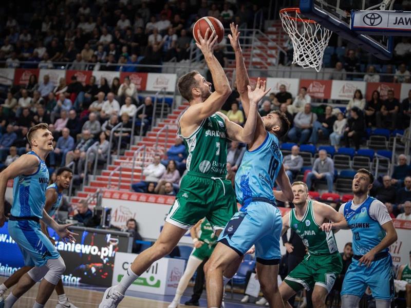 In Fiba Europe Cup è un’altra Dinamo. La formazione sassarese chiude con sei vittorie in altrettante gare. Ora la seconda fase