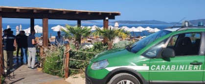 Blitz dei carabinieri ad Alghero: A-mare Beach Club sotto sequestro per abusi edilizi