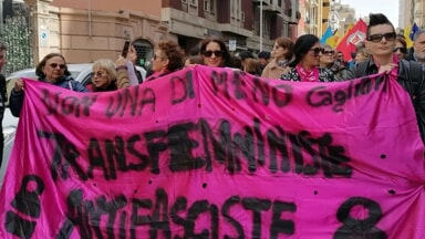 Cagliari, in 400 per l’8 marzo: corteo, slogan e la sfida dello sciopero transfemminista