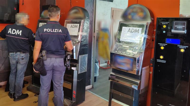 Nuoro: minorenni alle slot machine, titolare multato e rischio chiusura