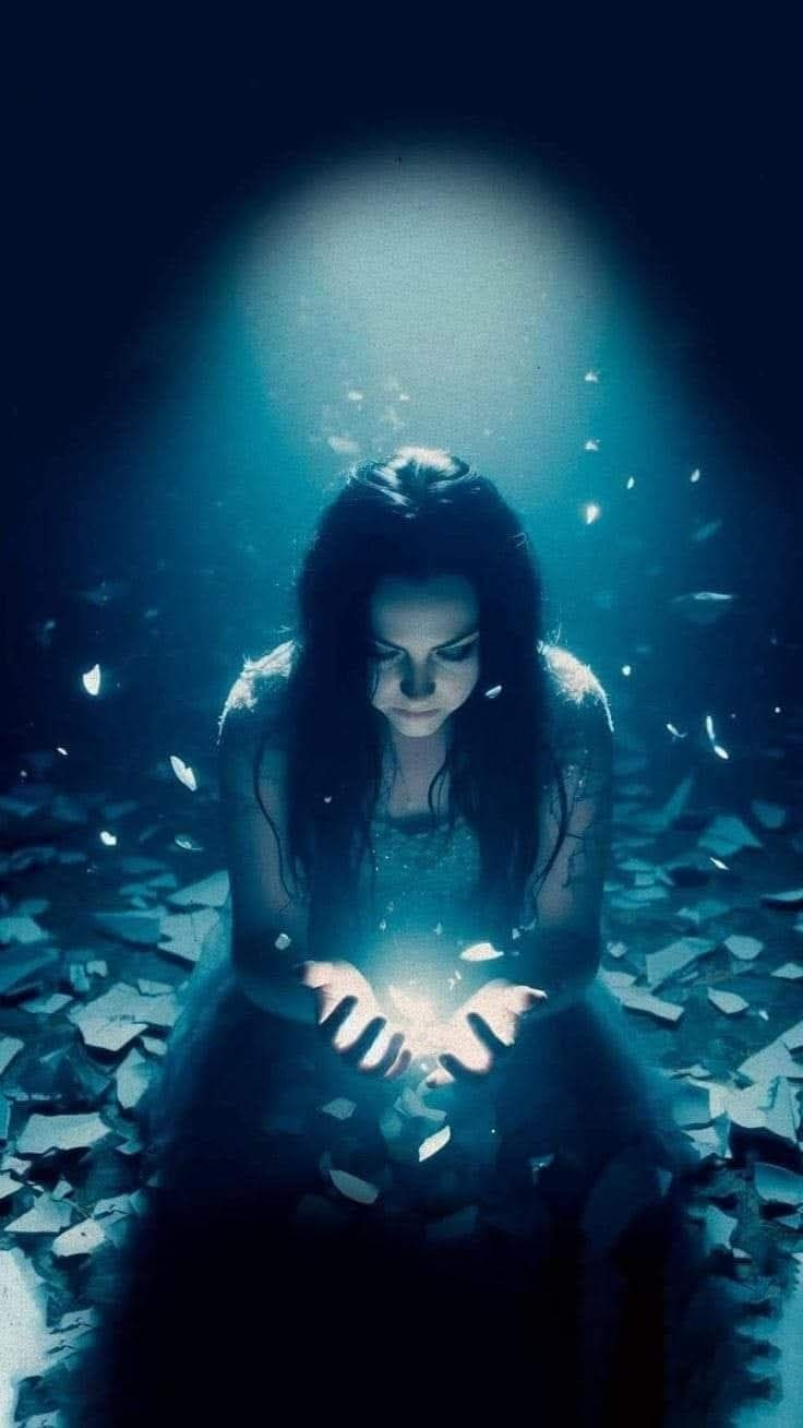 Amy Lee: la voce iconica degli Evanescence compie 43 anni