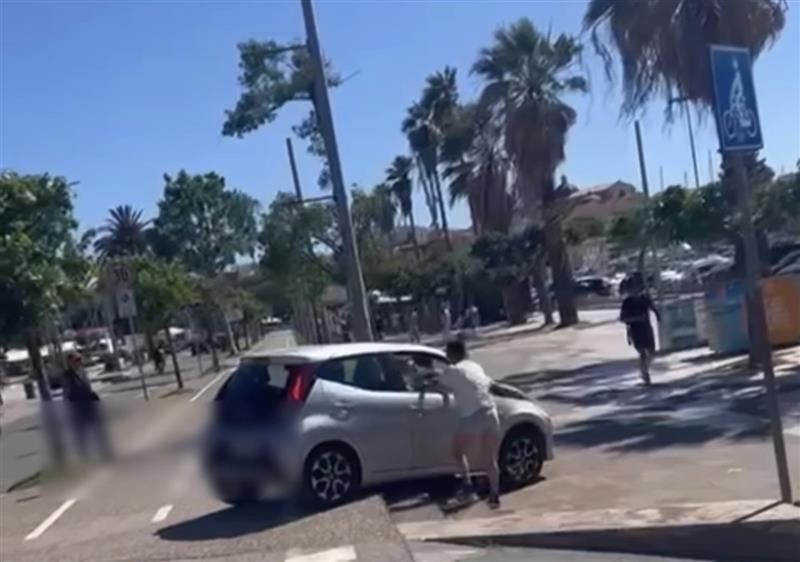Clamoroso ad Alghero: Turisti intrappolati tra i gradini del porto