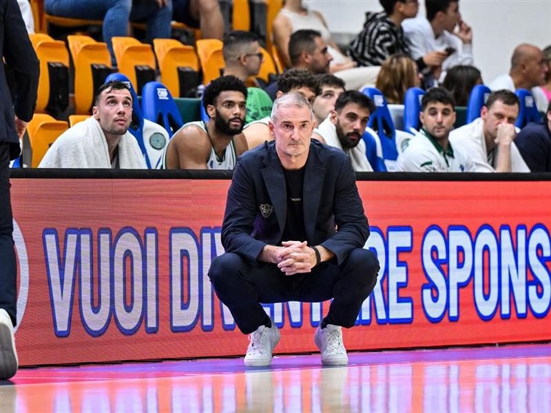 La Dinamo Sassari esonera coach Markovic. La squadra è momentaneamente affidata al secondo Massimo Bulleri