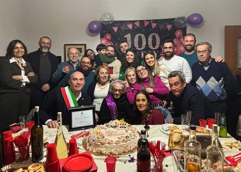 Tissi festeggia i 100 anni di Zia Giovannina Marrosu