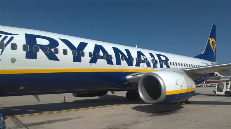 Sardegna, la Regione apre all’abolizione della tassa sui diritti d’imbarco: trattative in corso con Ryanair