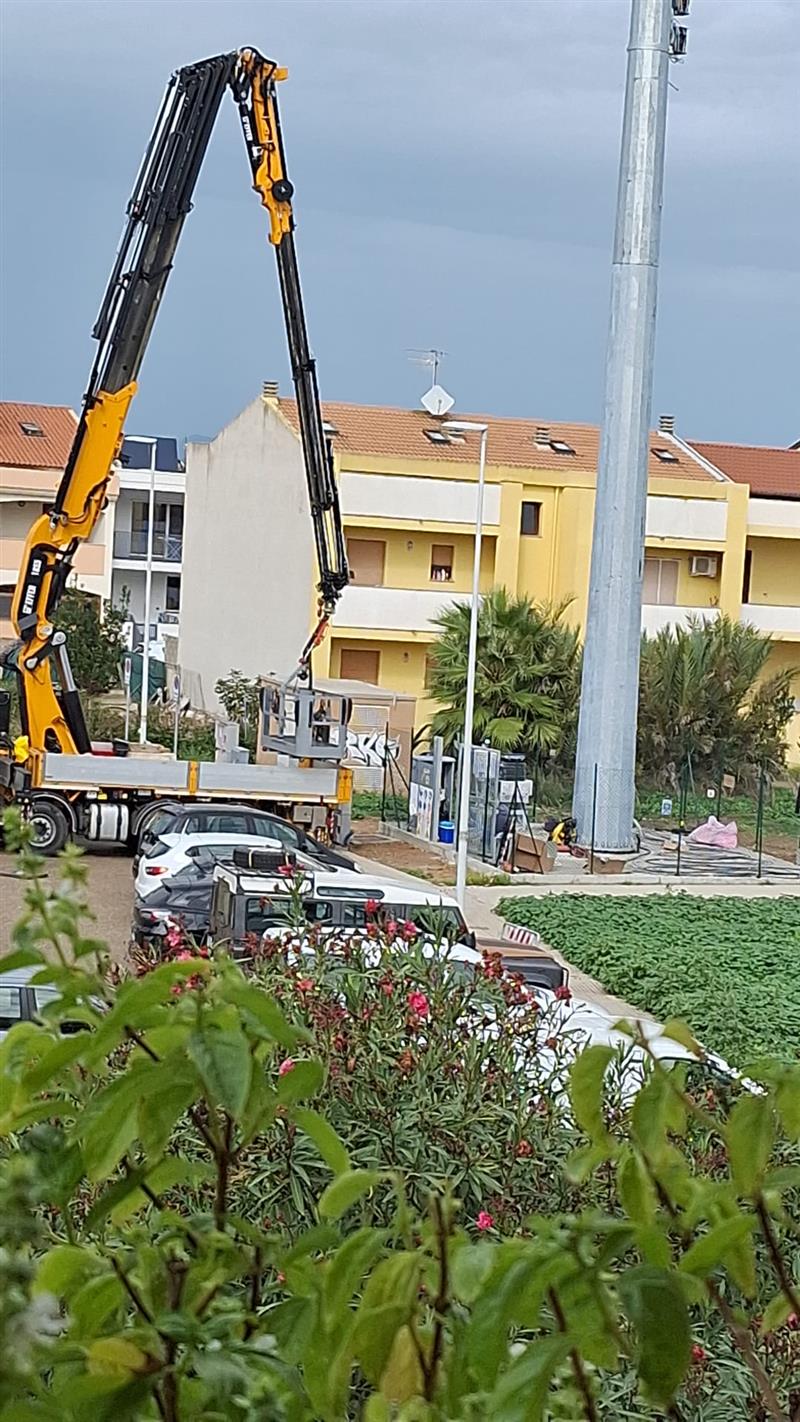 Alghero, antenne e polemiche: un copione già visto, ma i cittadini si svegliano tardi