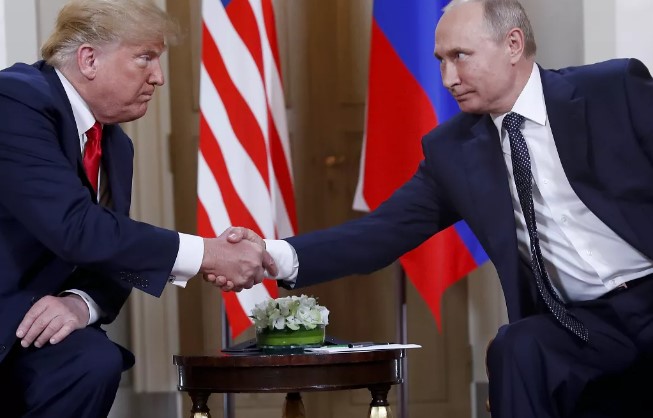 Putin pronto a discutere un cessate il fuoco con Trump, ma senza concessioni: uno spiraglio o una manovra strategica?