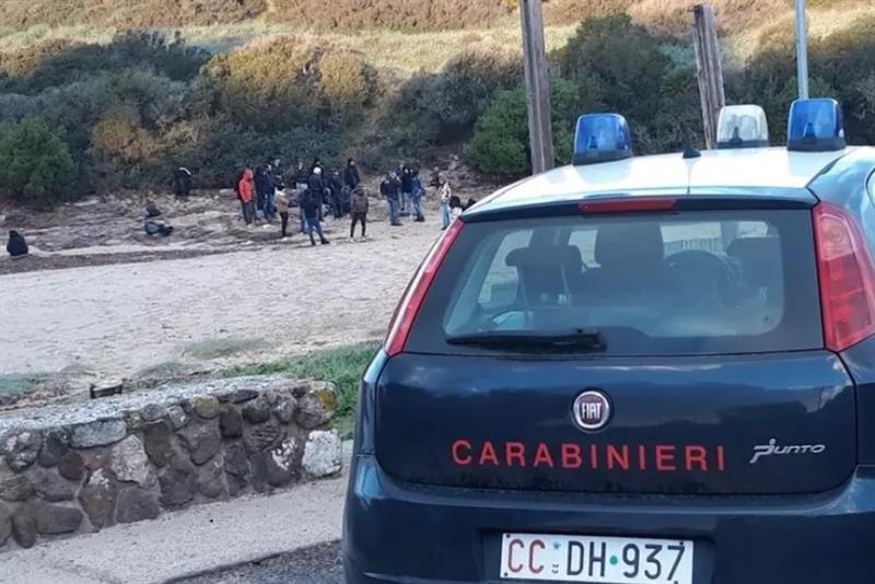 Nuovo flusso di migranti nel sud Sardegna: sbarchi senza sosta, cresce l’allarme sicurezza