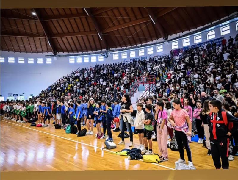 Grande partecipazione a Carbonia per il Tour “n-dipendenze…vivi libero”. Ben 1.200 giovani presenti sugli spalti del Palazzetto dello Sport