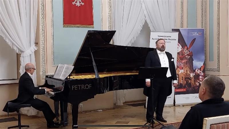 Il pianista sassarese Luca Virgilio in concerto a Lublino, insieme al tenore polacco Robert Mojsa