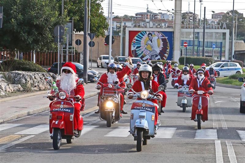 Tutto pronto a Cagliari per il Babbo Natale in vespa del 21 e 22 dicembre