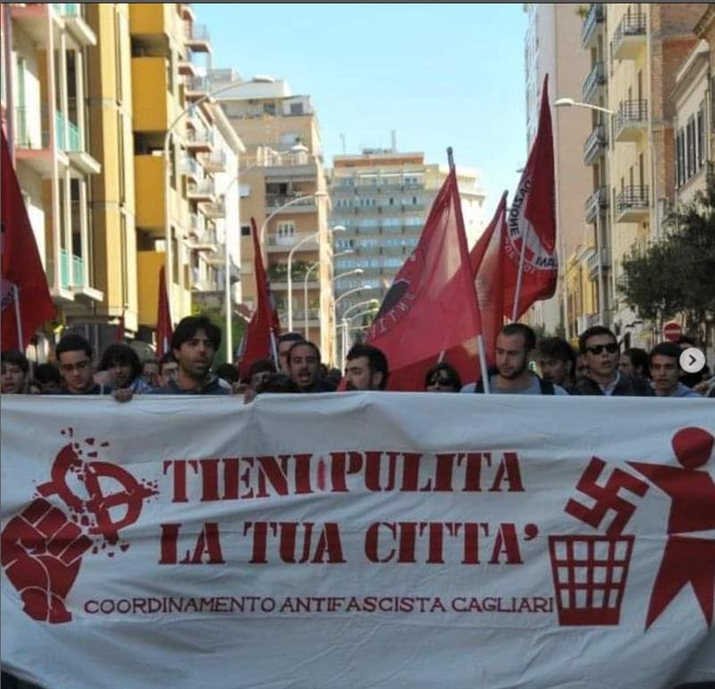 Manifestazione antifascista degli studenti a Cagliari