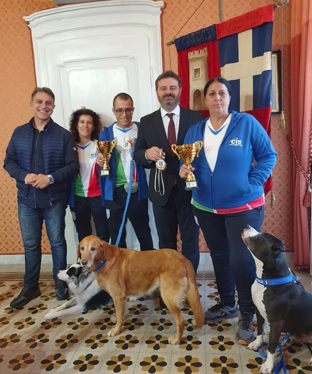 Il sindaco Mascia accoglie i campioni sardi di Paragility e Agility