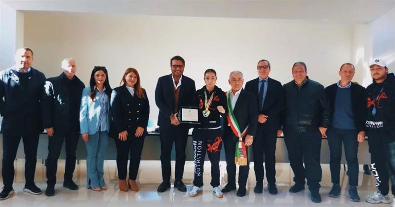 Campionati mondiali kickboxing W.T.K.A, titolo alla giovane Gabriella Iovine: arrivano i riconoscimenti della politica