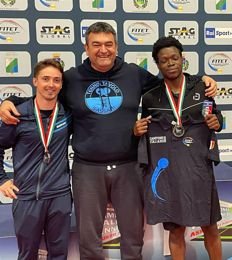 Tennistavolo Sassari: John Oyebode re d’Italia. Due ori e un bronzo ai Campionati assoluti, Puppo sfiora l’impresa