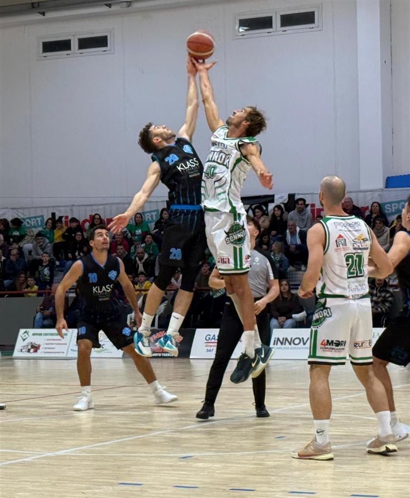 La Klass Coral Alghero cade sul campo della capolista Sennori: 91-73 il finale