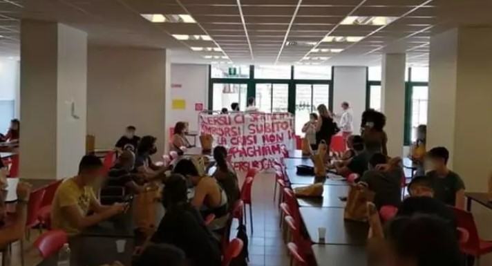 Universitari in rivolta: l’ultimo saluto al diritto allo studio in Sardegna