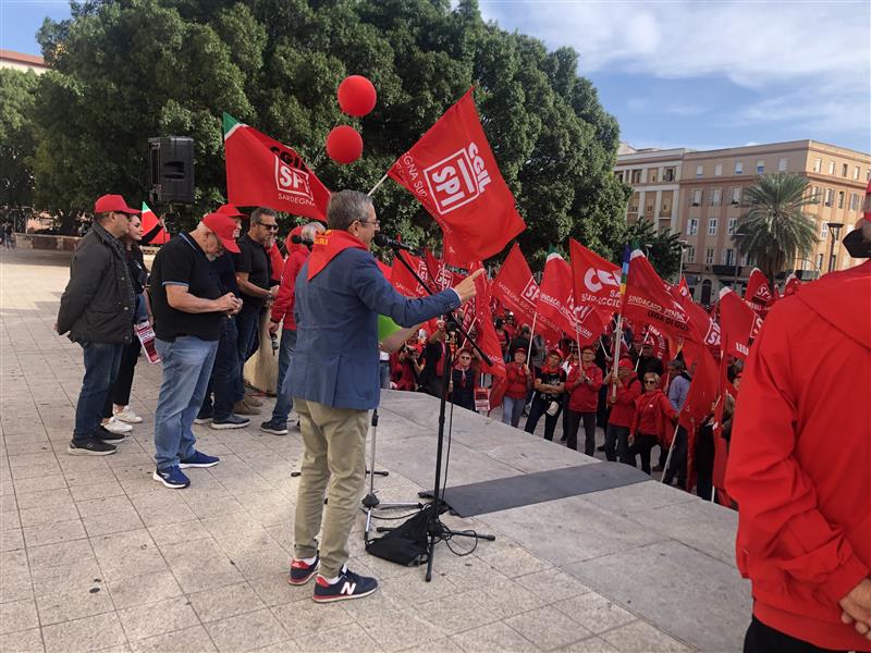 Discreta partecipazione per la mobilitazione indetta dalla CGIL e il SPI